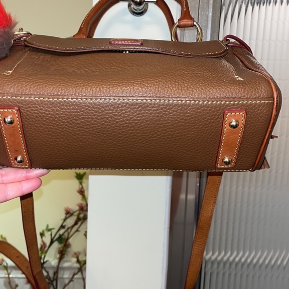 Dooney & Bourke brown leather bag with gold hardware- like new condition - Picture 4 of 16